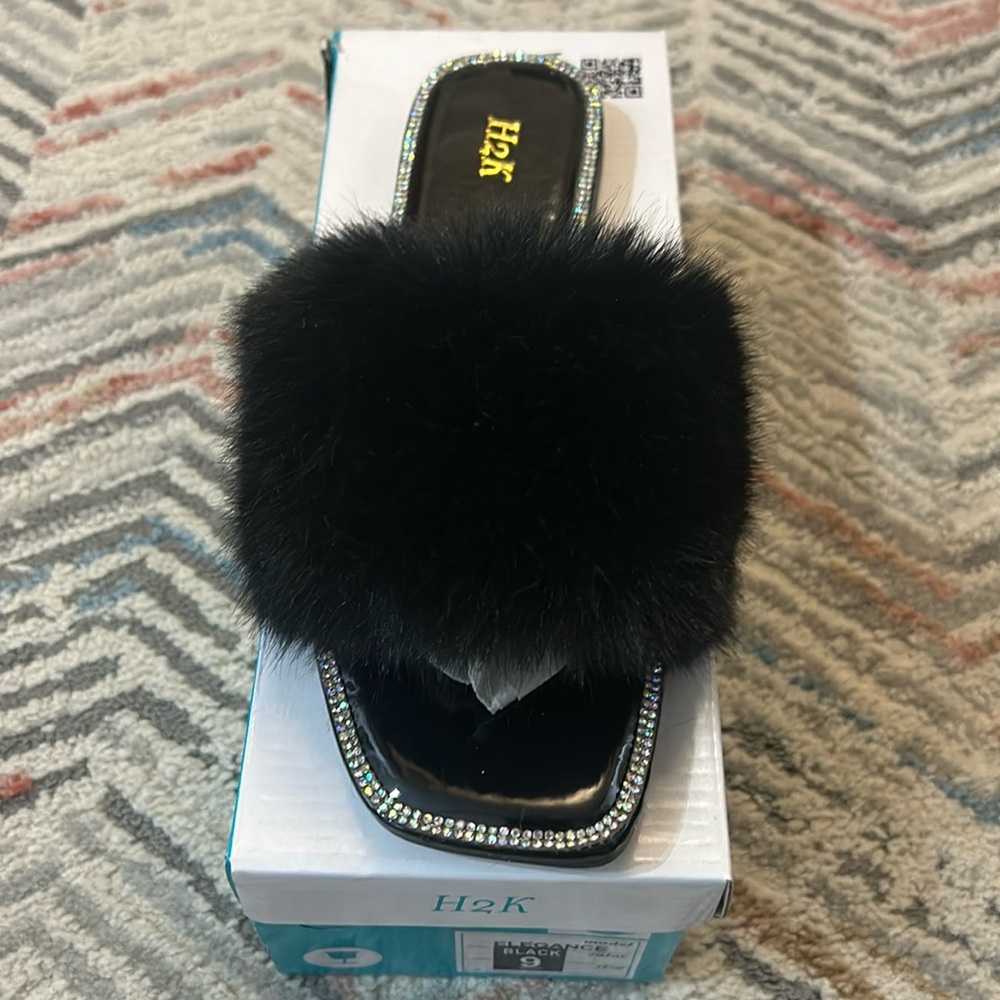 H2K Elegance Black comfort glide sandals